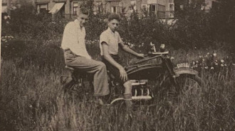 Joop van Delden op zijn motorfiets 1935/1936
