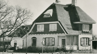 Villa bouwjaar 1921 Afgebrand in 1944 en herbouwd in 1952
