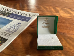 Doosje met opdruk vd juwelier